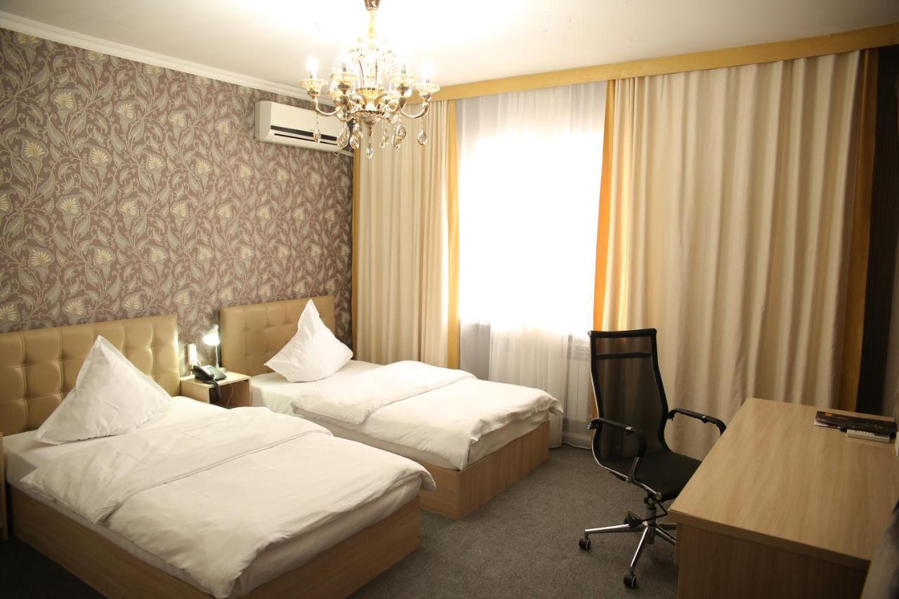 Sweet Home Hotel Atyrau Exterior photo