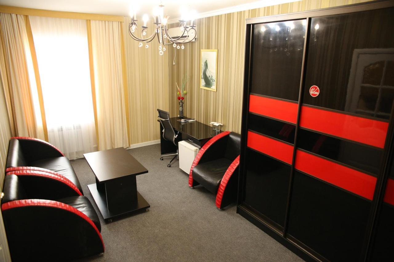 Sweet Home Hotel Atyrau Exterior photo