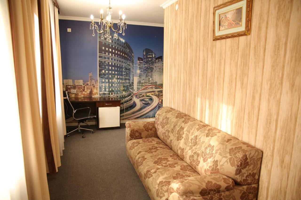 Sweet Home Hotel Atyrau Exterior photo