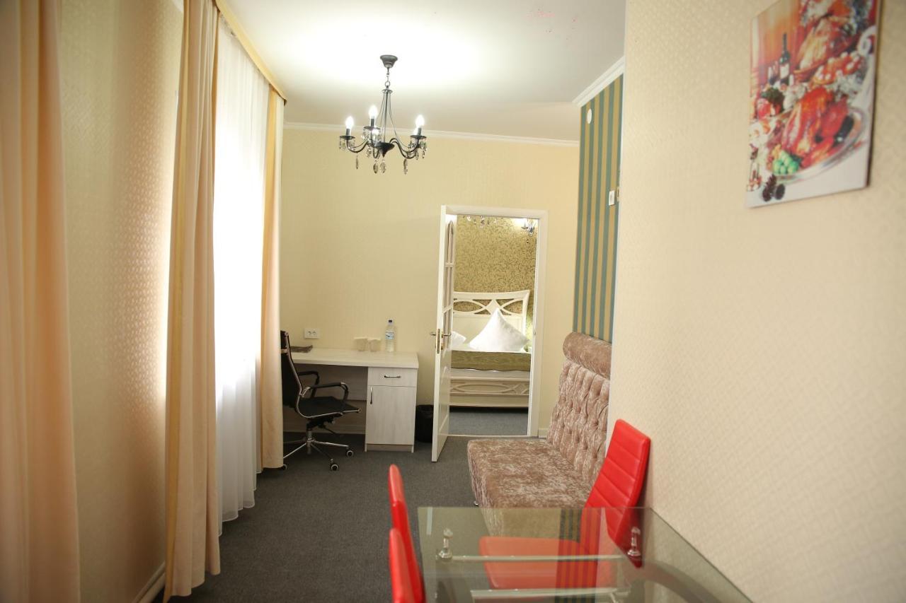 Sweet Home Hotel Atyrau Exterior photo