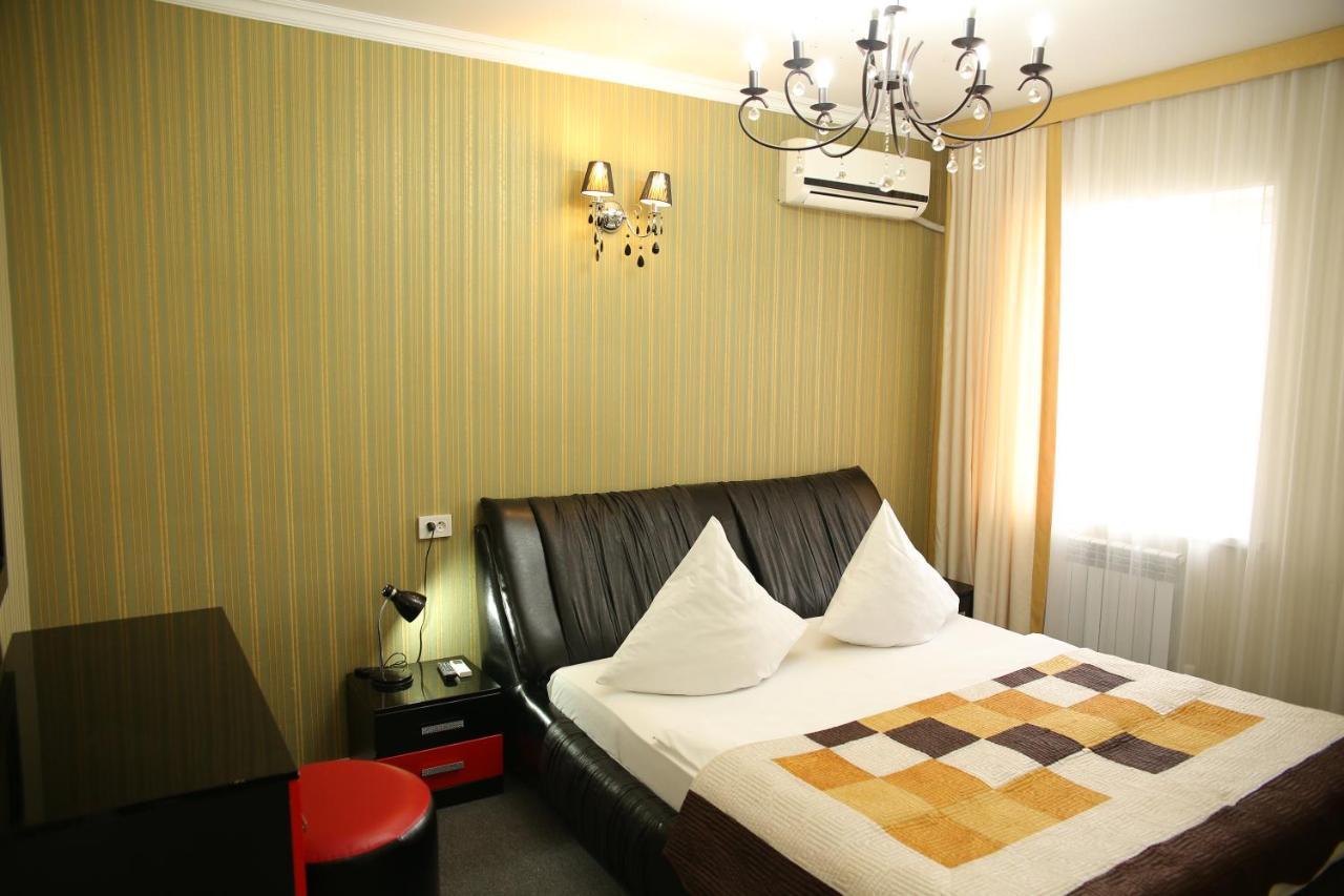Sweet Home Hotel Atyrau Exterior photo